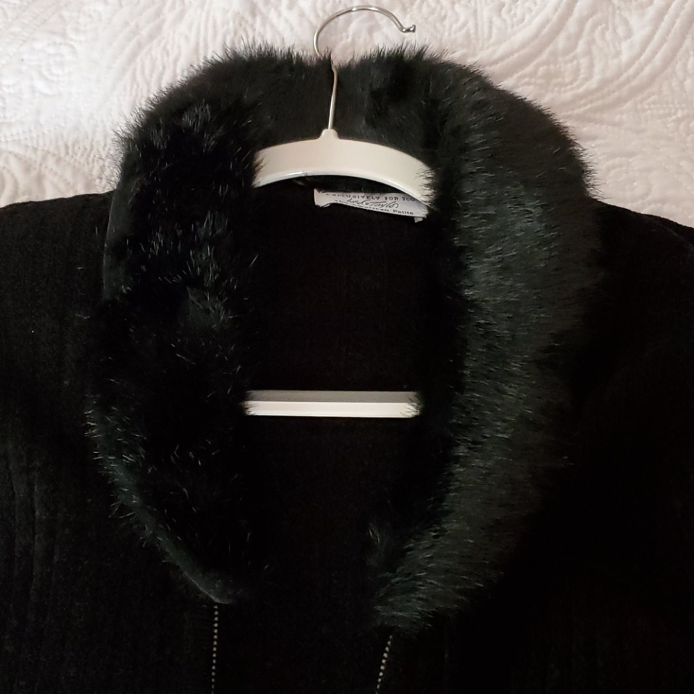 Womens black ribbed full zip sweater - Picture 2 of 4